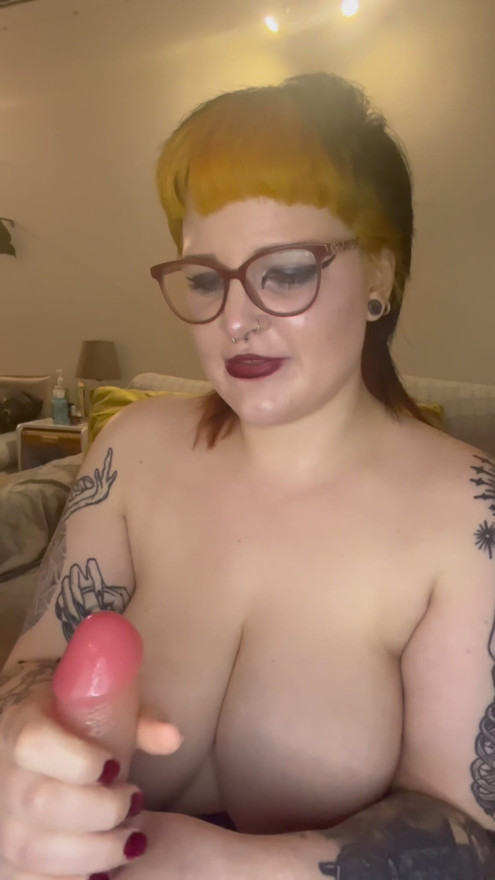 Time to meet your new therapist Dr Georgie, She notices you have a bit of a #mommy #fetish and you can't help but stare at her