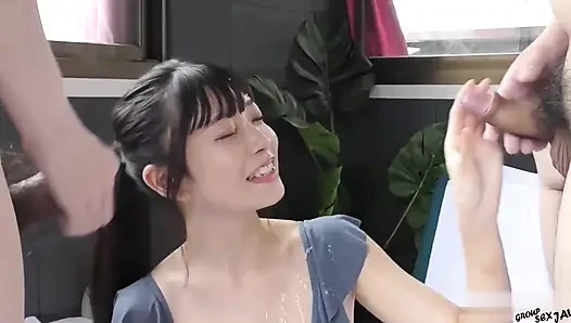 Bukkake: wajah imut, terbakar di dalam