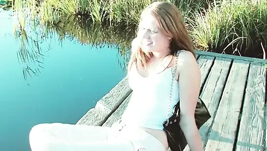 Adegan seks cewek-cewek hot rambut pirang dengan pantat bahenol lagi asik dientot habis-habisan sampai dicrot di atas