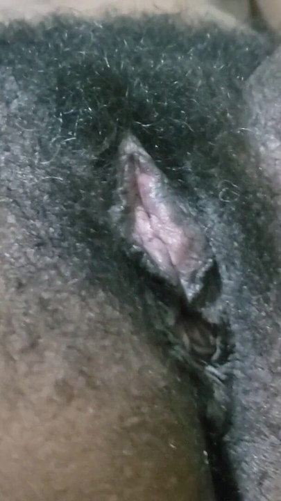 Very very hot amateur crazy pussy delivers irresistible sensual energy, natural beauty | Clip 1