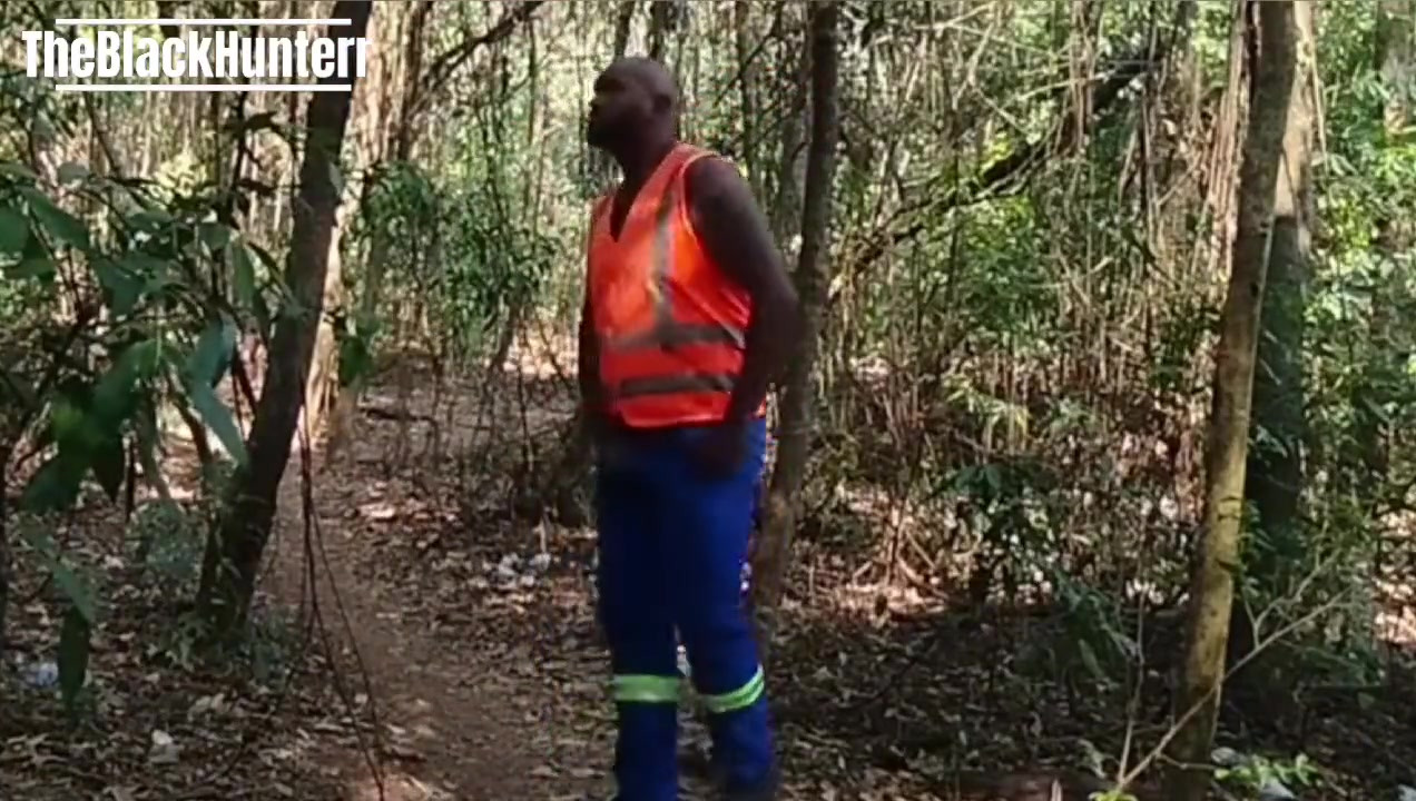 Worker Sucking in the Bush and Fucking His Coworker