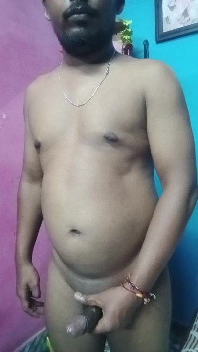 Mujhe chut chahiye bina chut ke hilana pad raha hai.