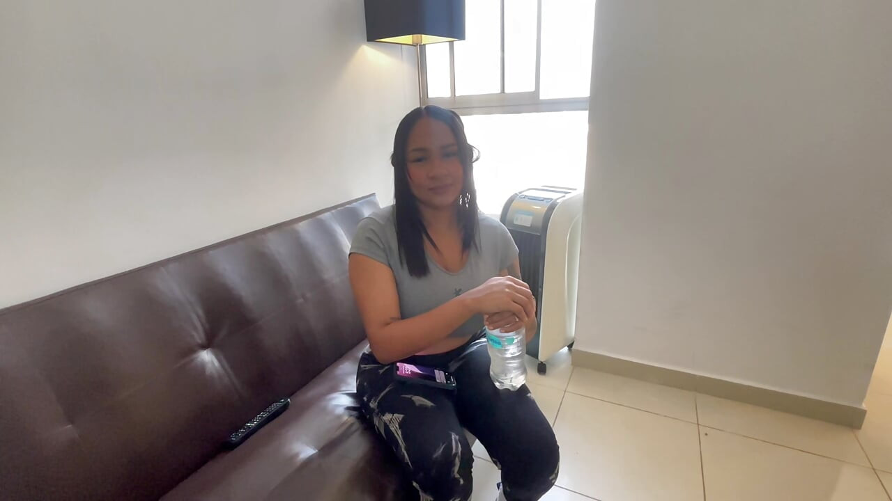 I discover that my sister-in-law does porn and we end up fucking very well in exchange for my silence