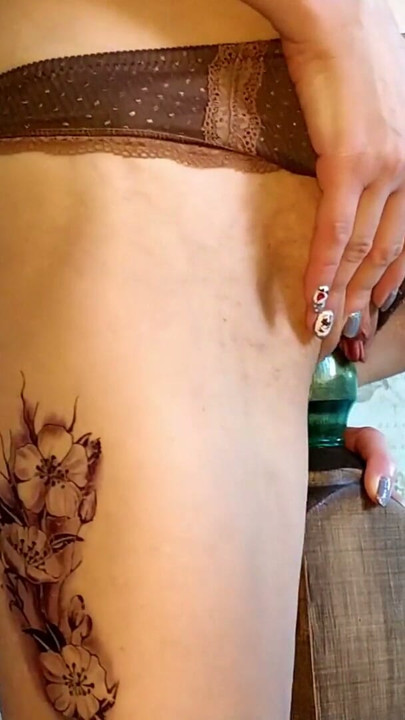 繼妹終於把所有床柱都插進了她的小屄裡 | 短片 2
