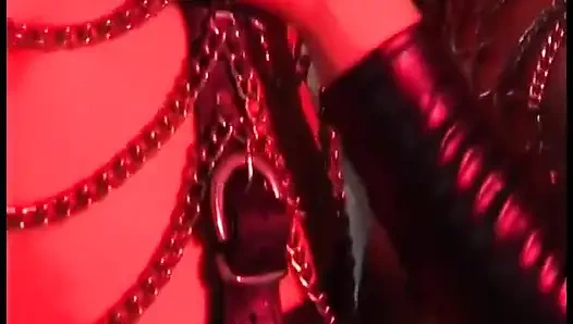 Pasangan cewek cantik yang hot lagi asik ngentot kontol sendirian di lubang beceknya