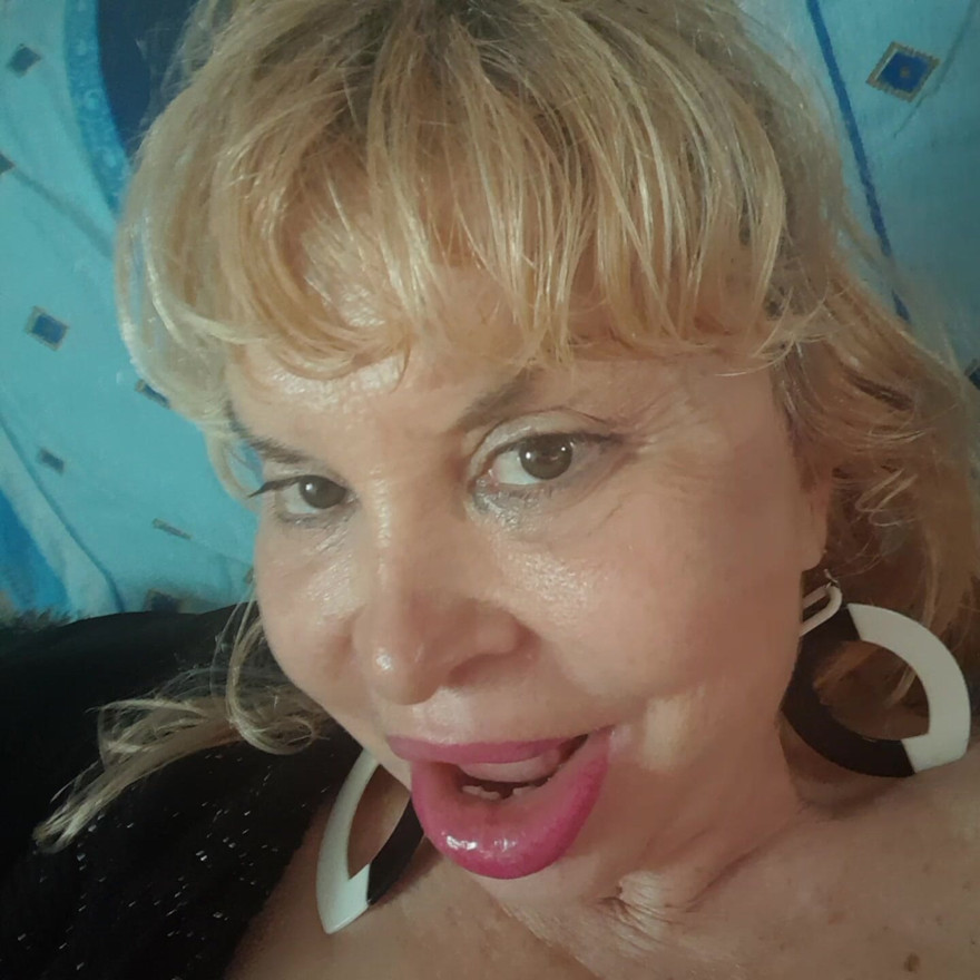 Let's enjoy manya together in chat