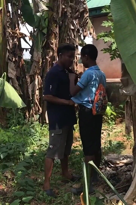 Ich bin zu spät in der klasse, pls fick mich, anstatt mich nach hause zu schicken