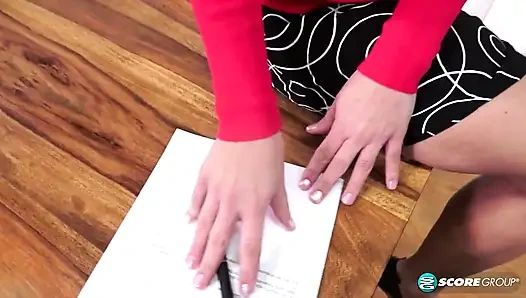 Katarina Dubrova офисный секс и кримпай с большими сиськами в видео от первого лица