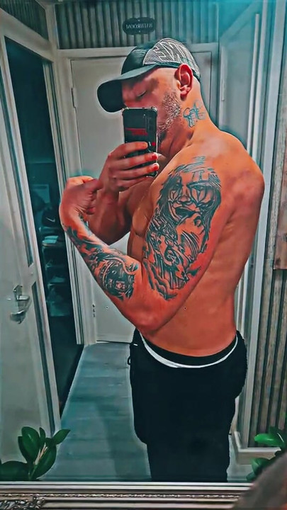 6ft 4 black hair tattoos 9inch cock