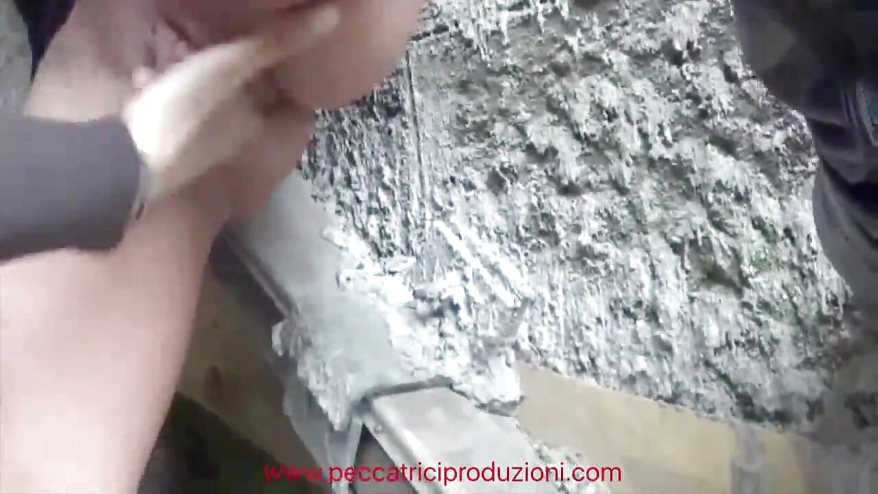 イタリアのふしだらな女は駅で犯さ