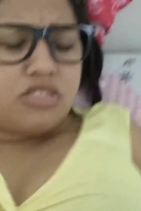 18-letnia brunetka duże sflaczałe cycki z Nowego Jorku Stanów Zjednoczonych ruchają wielkiego kutasa swojego przyrodniego brata toto qui