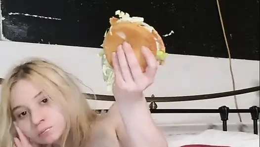 Поедание Гамбургера Голышом, Лол