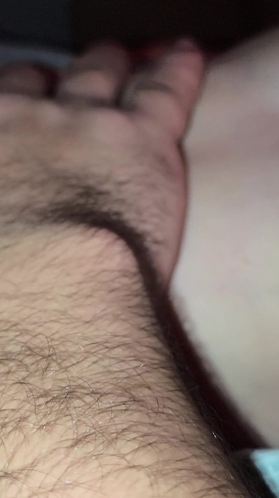 내 의붓여친을 도와줘! 쪼이는 보지 자위와 젖탱이 마사지 | 클립 1