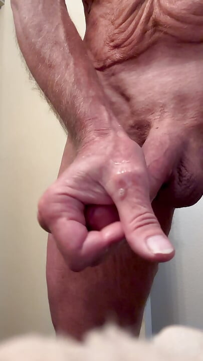 Pleasing my cock again
