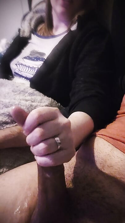 Relaxare cu lins de pizdă + recompensă cu handjob femdom