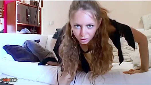 Lena Harrys: Muhteşem Fransız genç lena harrys ile kanepede seksi web kamerası seansı