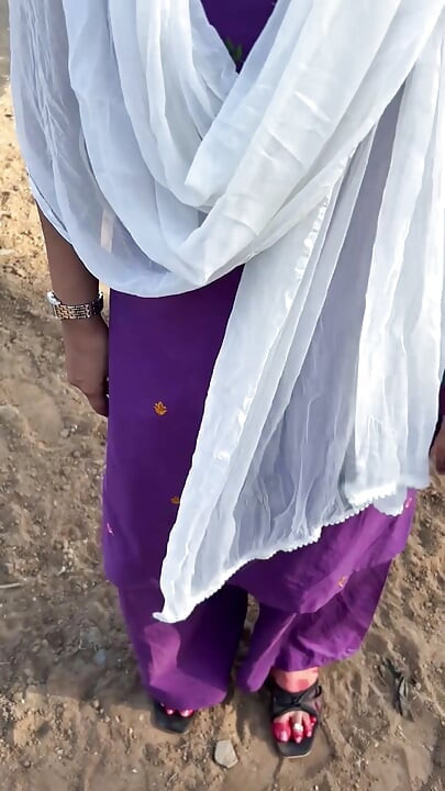 Girlfriend ko wild outdoor fuck in jungle and full night hardcore thokay at home – Double Dose (Hindi Audio)
