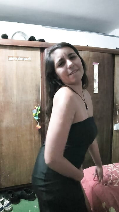 Sexy Venezuelan woman strips completely naked and shows off her beautiful body