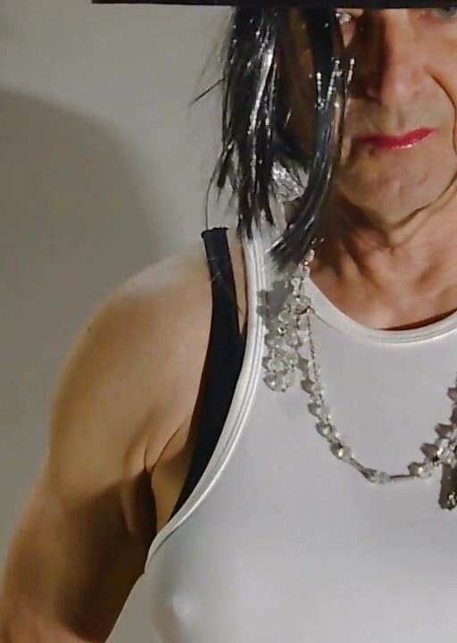 Steff165: Tendo um momento trans com peitos saltando