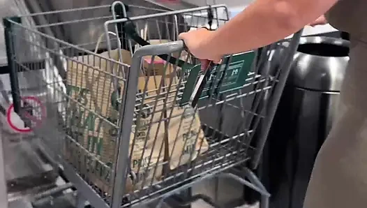 Отдыхаю у бассейна с Alanna Pow и ее большими натуральными дыньками