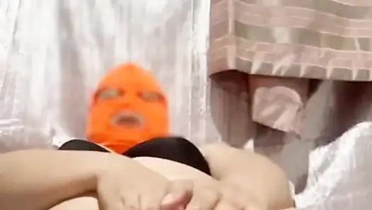 Istri menonton videoku, saat dia melakukan solo