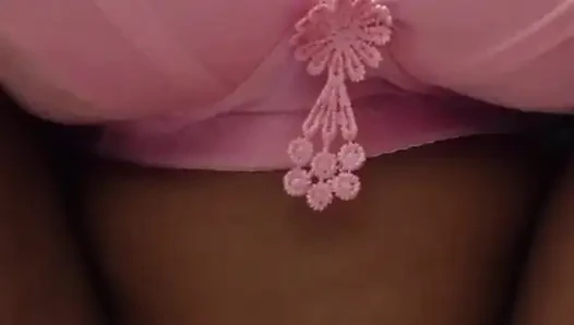 18 yaşındaki kız sert sikilmeyi seviyor, yumuşak inlemesini dinle
