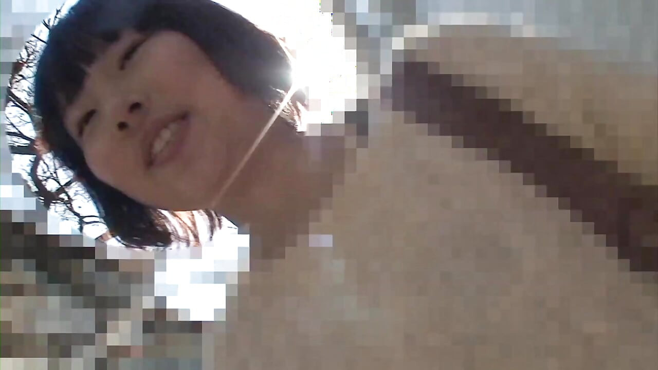 Linda garota adora chupar pau e receber uma bela gozada interna