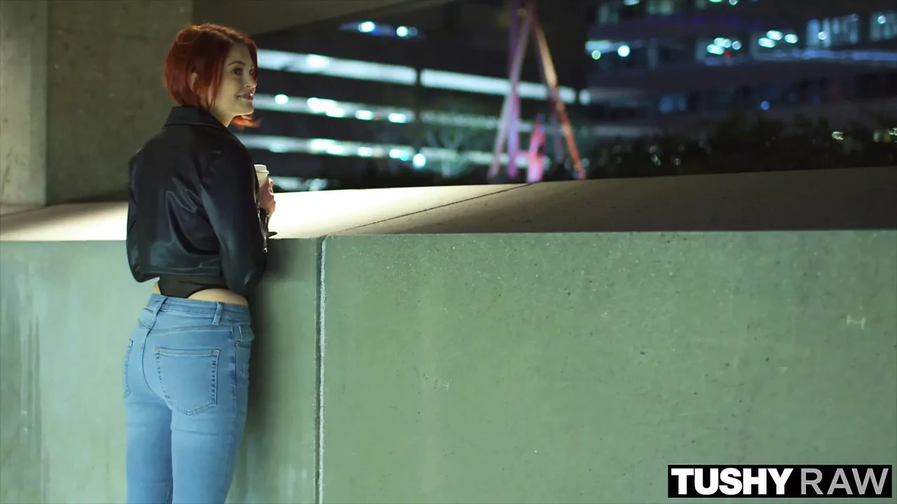 Tushyraw Bree Daniels拥有她一生中最棒的肛交