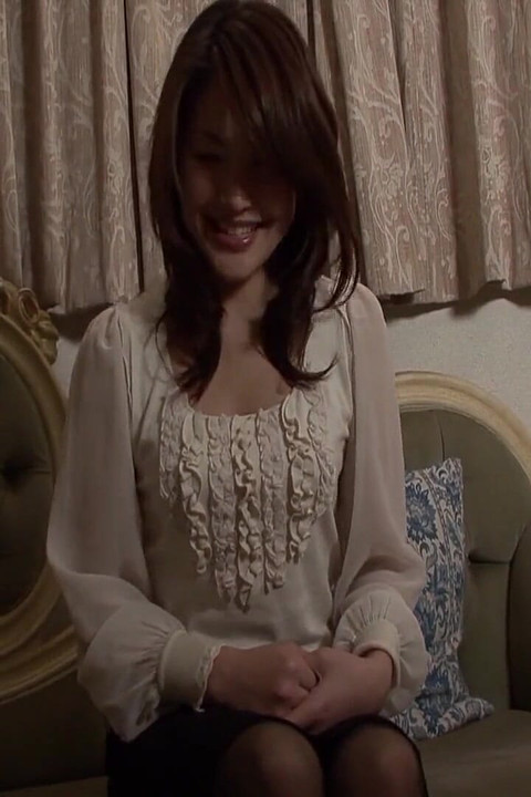 V023i02 Isteri Cantik yang rapi dan bersih melegakan tekanan dengan seks sengit!