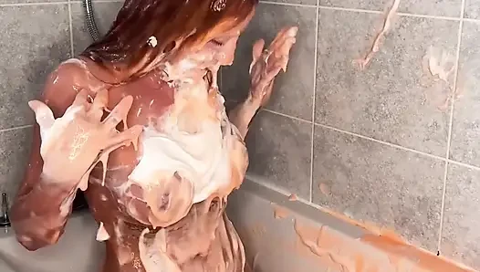 Ngocok sampai dicrot di muka dan gunging yang ceroboh