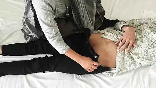 Hintli kız anal seks yapıyor