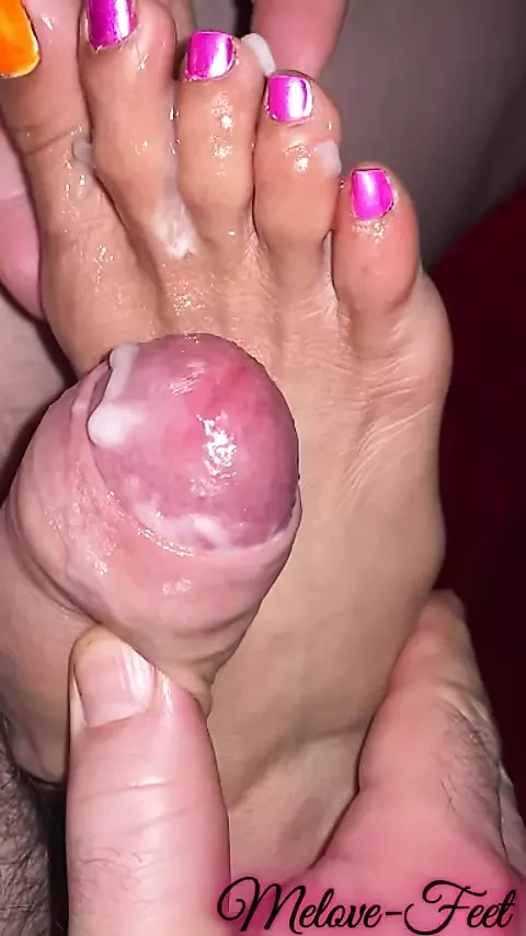 Naelor Cuming on Melove sexy long toes