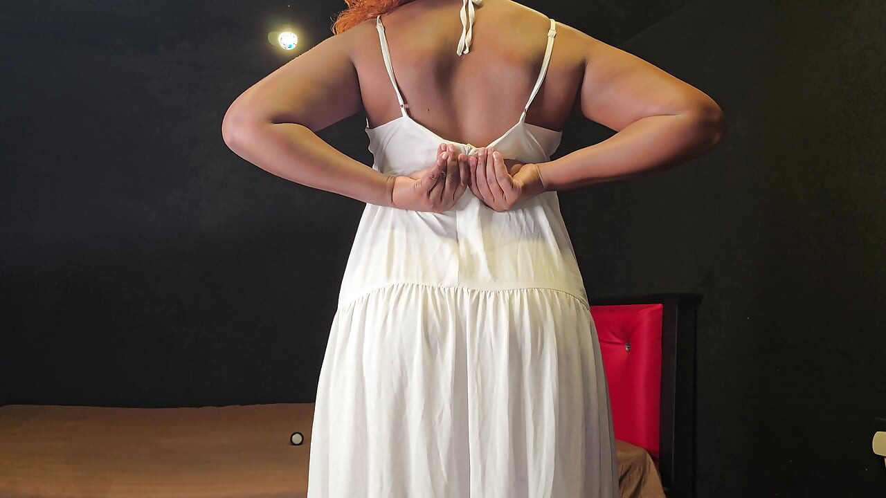 Prueba de micro bikini Nilmini diario oficial de moda de Sri Lanka