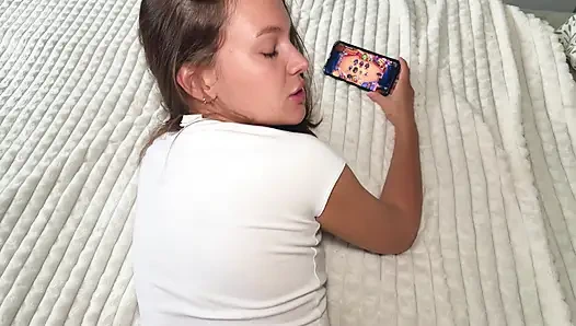 My stepsister is ignoring me while playing on her phone. I'm gonna fuck her for that