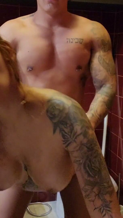 He oils my tits and ass to fuck me. Amateur couple | Clip 2