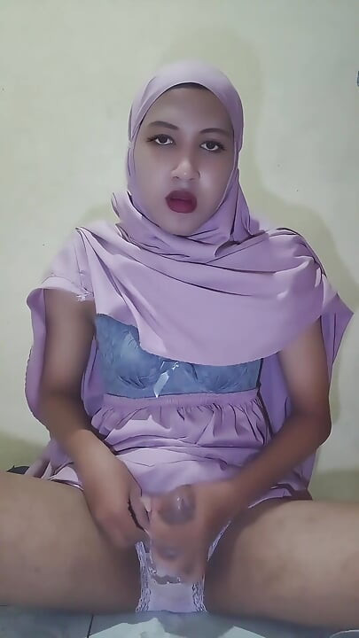 Muslimanski femboy mora se jebati