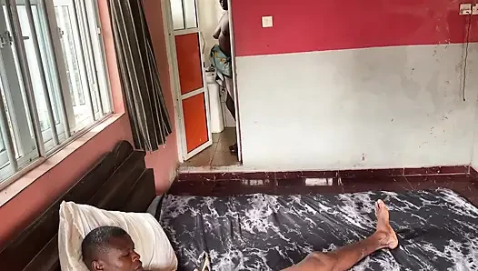 Sikinin tadı o kadar iyi ki domalmayı bırakamıyor