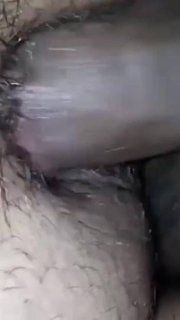 "yhan aao aur mujhe meri pyari gand ke chhed ko chodo" se shaktishali kshan"