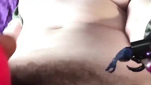 Muncrat sampai muncrat sambil mengkhayal tentang curvyteenqueen dari fetlife ke-28 tahun