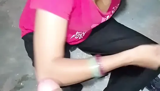 Kayınbiraderi penisinin elinden su çıktı, desi seksi video, seksi video, seks videosu.