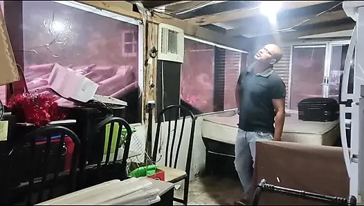 Я Принесла Воду Сборщику Мебели, Он Съел Меня И Попробовал Во Рту