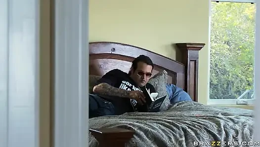 Teens Like It Big - Stephanie's Stepbrother Has a Collection of Hidd'en Porn Under His Bed