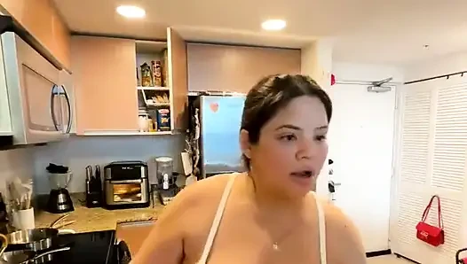 Live streaming bareng dani valentina