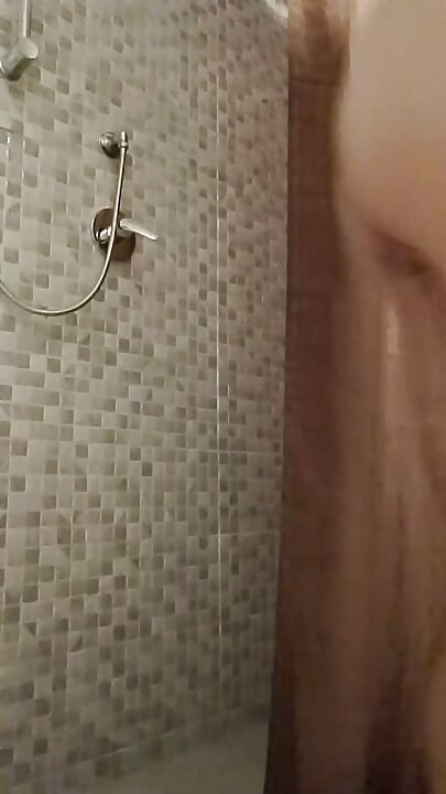 I go to the shower