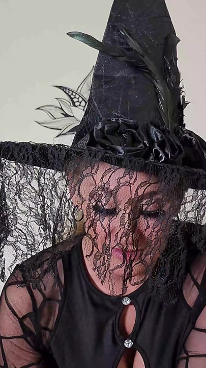 Halloween Witch Wendy Raine