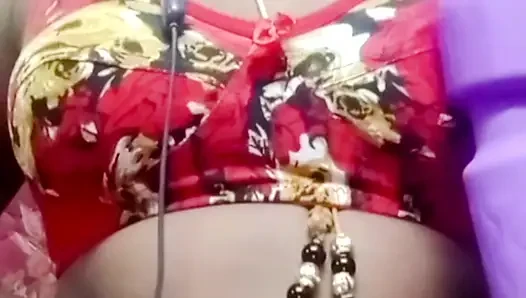 Video vibrator renu si istri hot india lagi asik muasin memeknya pakai vibrator sambil bugil! Renuraj