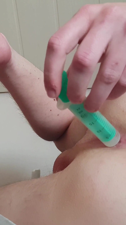 在我的 twink 屁股中出