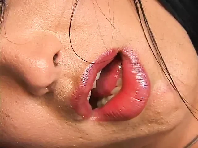 大奶子人妖和twink互相吮吸并做爱