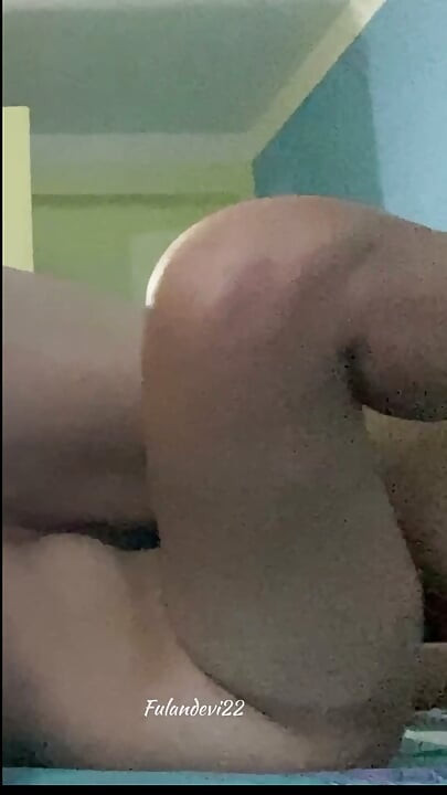 他来到我房间，然后就发生了这种事