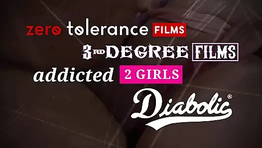 3. derece filmler - azgın latin Vicki Chase havuz kenarında iç çamaşırlı sert sikişiyor